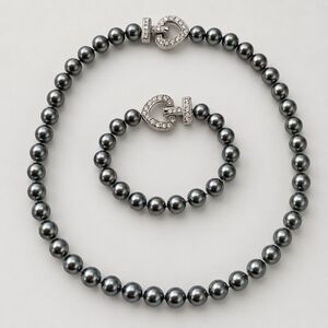 Bloomingdale’s Metallic Glass Pearl Necklace & Bracelet Set